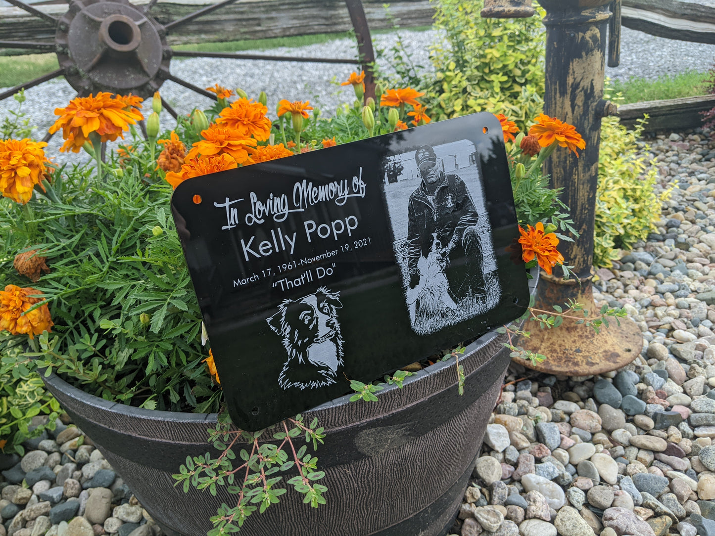 10x6.5 Outdoor Memorial Gift With Photograph